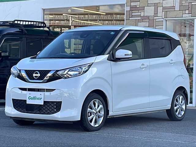 日産 デイズ X 徳島県 2020(令2)年 1万km ホワイトパール 社外メモリナビ/・フルセグ/CD/DVD/Bluetooth/SD/全方位カメラ/エマージェンシーブレーキ/・車線逸脱警報/・先行車発信お知らせ/・クリアランスソナー/・衝突被害軽減システム/・盗難防止装置/・横滑り防止装置/・前後コーナーセンサー/・電動格納ウィンカーミラー/純正フロアマット/ＵＳＢ充電/前後ドライブレコーダー/プッシュスタート/スマートキー/スペアキー/オートライト/オートハイビーム