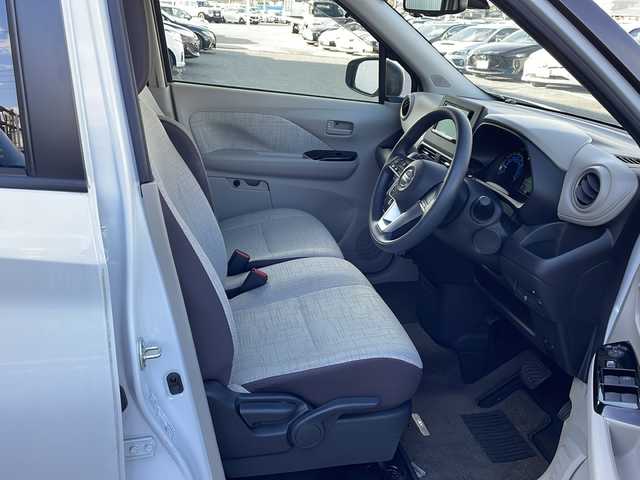 日産 デイズ X 徳島県 2020(令2)年 1万km ホワイトパール 社外メモリナビ/・フルセグ/CD/DVD/Bluetooth/SD/全方位カメラ/エマージェンシーブレーキ/・車線逸脱警報/・先行車発信お知らせ/・クリアランスソナー/・衝突被害軽減システム/・盗難防止装置/・横滑り防止装置/・前後コーナーセンサー/・電動格納ウィンカーミラー/純正フロアマット/ＵＳＢ充電/前後ドライブレコーダー/プッシュスタート/スマートキー/スペアキー/オートライト/オートハイビーム