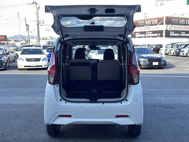 日産 デイズ X 徳島県 2020(令2)年 1万km ホワイトパール 社外メモリナビ/・フルセグ/CD/DVD/Bluetooth/SD/全方位カメラ/エマージェンシーブレーキ/・車線逸脱警報/・先行車発信お知らせ/・クリアランスソナー/・衝突被害軽減システム/・盗難防止装置/・横滑り防止装置/・前後コーナーセンサー/・電動格納ウィンカーミラー/純正フロアマット/ＵＳＢ充電/前後ドライブレコーダー/プッシュスタート/スマートキー/スペアキー/オートライト/オートハイビーム