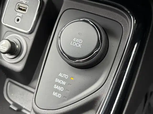 クライスラー・ジープ ジープ コンパス リミテッド 静岡県 2021(令3)年 4.7万km 黒 黒革/メモリー付パワーシート/ALPINEサウンドシステム/純正ナビ/(Bluetooth/USB/AUX/DTV)/ACC/LKA/BSM/ESC/アクティブパークセンス/ミラーヒーター/シートヒーター/電動リア/ルーフレール/バックカメラ/LEDライト/ETC2.0/保証書/取扱説明書