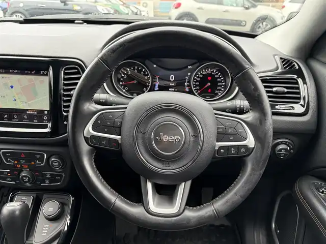 クライスラー・ジープ ジープ コンパス リミテッド 静岡県 2021(令3)年 4.7万km 黒 黒革/メモリー付パワーシート/ALPINEサウンドシステム/純正ナビ/(Bluetooth/USB/AUX/DTV)/ACC/LKA/BSM/ESC/アクティブパークセンス/ミラーヒーター/シートヒーター/電動リア/ルーフレール/バックカメラ/LEDライト/ETC2.0/保証書/取扱説明書