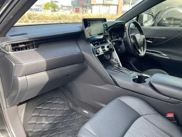 トヨタ ハリアー G 三重県 2021(令3)年 4.7万km プレシャスブラックパール セーフティセンス/・プリクラッシュセーフティ/・レーントレーシングアシスト/・レーダークルーズコントロール/・アダプティブハイビームアシスト/・ロードサインアシスト/パーキングサポートブレーキ/純正ディスプレイオーディオ/【フルセグTV/Bluetooth/USB/AUX/Miracast】/バックカメラ/ETC/前後ドライブレコーダー/パワーバックドア/ハーフレザーシート/D席パワーシート/オートライト/プロジェクター式LEDヘッドランプ/デイタイムランニングランプ/LEDフロントフォグランプ/プッシュスタート/スマートキー/スペアキー/純正フロアマット