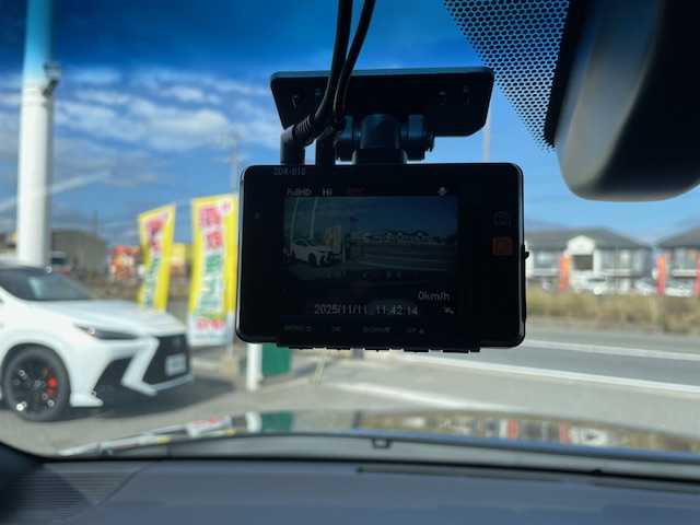 トヨタ ハリアー G 三重県 2021(令3)年 4.7万km プレシャスブラックパール セーフティセンス/・プリクラッシュセーフティ/・レーントレーシングアシスト/・レーダークルーズコントロール/・アダプティブハイビームアシスト/・ロードサインアシスト/パーキングサポートブレーキ/純正ディスプレイオーディオ/【フルセグTV/Bluetooth/USB/AUX/Miracast】/バックカメラ/ETC/前後ドライブレコーダー/パワーバックドア/ハーフレザーシート/D席パワーシート/オートライト/プロジェクター式LEDヘッドランプ/デイタイムランニングランプ/LEDフロントフォグランプ/プッシュスタート/スマートキー/スペアキー/純正フロアマット