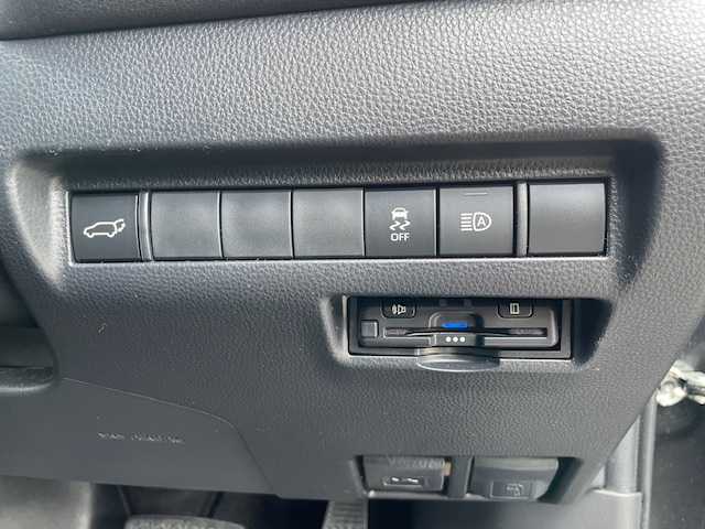 トヨタ ハリアー G 三重県 2021(令3)年 4.7万km プレシャスブラックパール セーフティセンス/・プリクラッシュセーフティ/・レーントレーシングアシスト/・レーダークルーズコントロール/・アダプティブハイビームアシスト/・ロードサインアシスト/パーキングサポートブレーキ/純正ディスプレイオーディオ/【フルセグTV/Bluetooth/USB/AUX/Miracast】/バックカメラ/ETC/前後ドライブレコーダー/パワーバックドア/ハーフレザーシート/D席パワーシート/オートライト/プロジェクター式LEDヘッドランプ/デイタイムランニングランプ/LEDフロントフォグランプ/プッシュスタート/スマートキー/スペアキー/純正フロアマット