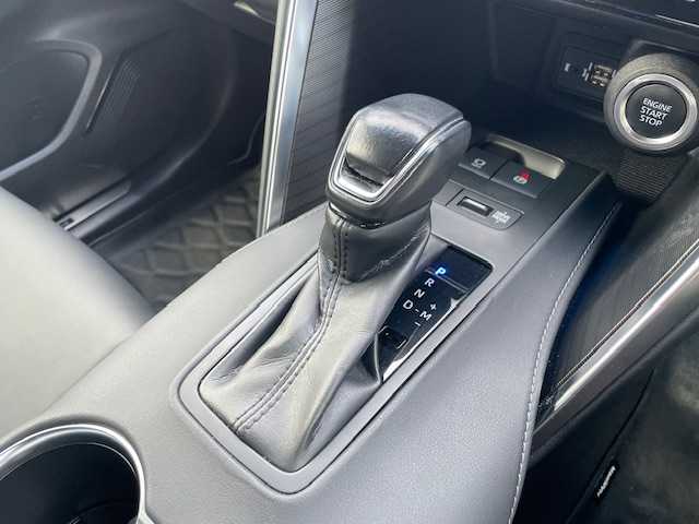 トヨタ ハリアー G 三重県 2021(令3)年 4.7万km プレシャスブラックパール セーフティセンス/・プリクラッシュセーフティ/・レーントレーシングアシスト/・レーダークルーズコントロール/・アダプティブハイビームアシスト/・ロードサインアシスト/パーキングサポートブレーキ/純正ディスプレイオーディオ/【フルセグTV/Bluetooth/USB/AUX/Miracast】/バックカメラ/ETC/前後ドライブレコーダー/パワーバックドア/ハーフレザーシート/D席パワーシート/オートライト/プロジェクター式LEDヘッドランプ/デイタイムランニングランプ/LEDフロントフォグランプ/プッシュスタート/スマートキー/スペアキー/純正フロアマット