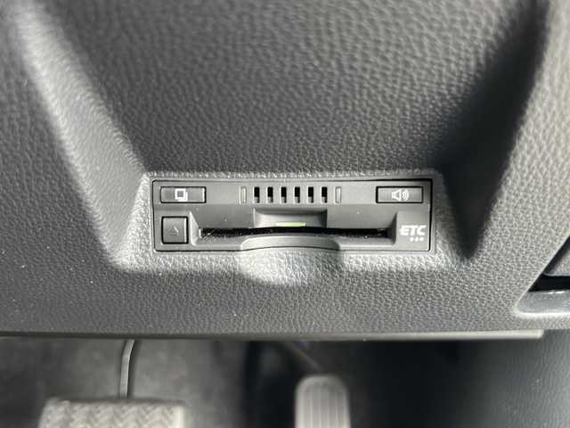 トヨタ ヤリスクロス ハイブリッド Z 愛媛県 2021(令3)年 2.1万km ブラックマイカ/ホワイトパールクリスタルシャイン 2トーン 純正ディスプレイナビ/Bluetooth/USB/ACP/AA/全方位カメラ/クルーズコントロール追従あり/パワーシート/ハーフレザー/前席シートヒーター/純正18インチAW/HUB/BSM/LEDヘッドライト/コーナーセンサー/フォグランプ/保証書/取扱説明書