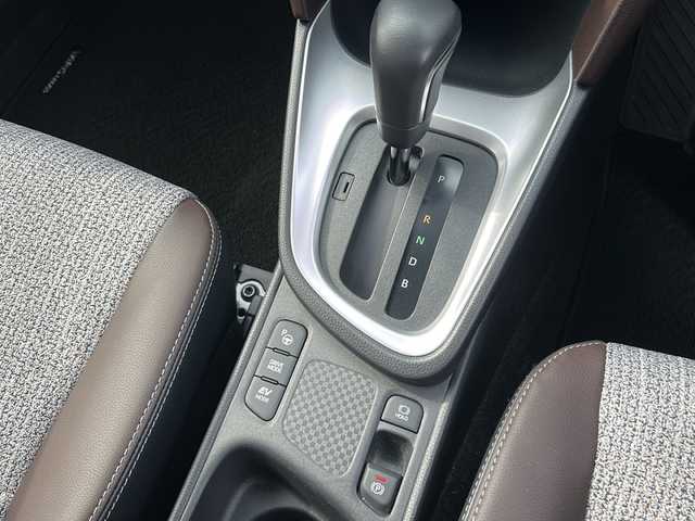 トヨタ ヤリスクロス ハイブリッド Z 愛媛県 2021(令3)年 2.1万km ブラックマイカ/ホワイトパールクリスタルシャイン 2トーン 純正ディスプレイナビ/Bluetooth/USB/ACP/AA/全方位カメラ/クルーズコントロール追従あり/パワーシート/ハーフレザー/前席シートヒーター/純正18インチAW/HUB/BSM/LEDヘッドライト/コーナーセンサー/フォグランプ/保証書/取扱説明書