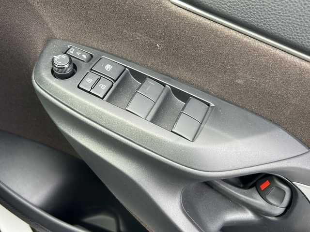 トヨタ ヤリスクロス ハイブリッド Z 愛媛県 2021(令3)年 2.1万km ブラックマイカ/ホワイトパールクリスタルシャイン 2トーン 純正ディスプレイナビ/Bluetooth/USB/ACP/AA/全方位カメラ/クルーズコントロール追従あり/パワーシート/ハーフレザー/前席シートヒーター/純正18インチAW/HUB/BSM/LEDヘッドライト/コーナーセンサー/フォグランプ/保証書/取扱説明書