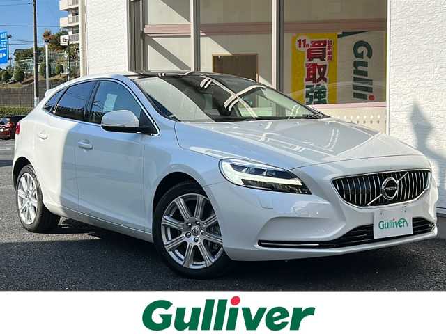 ボルボ Ｖ４０ T3 クラシックエディション 神奈川県 2020(令2)年 3.8万km 白 純正ナビ/フルセグTV/バックカメラ/クルーズコントロール/パドルシフト/ガラスルーフ/レザーシート/前席パワーシート/前席シートヒーター/ETC/前後ドライブレコーダー/コーナーセンサー/スマートキー/スペアキー×1/純正フロアマット/純正AW/取扱説明書/保証書