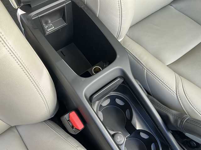 ボルボ Ｖ４０ T3 クラシックエディション 神奈川県 2020(令2)年 3.8万km 白 純正ナビ/フルセグTV/バックカメラ/クルーズコントロール/パドルシフト/ガラスルーフ/レザーシート/前席パワーシート/前席シートヒーター/ETC/前後ドライブレコーダー/コーナーセンサー/スマートキー/スペアキー×1/純正フロアマット/純正AW/取扱説明書/保証書