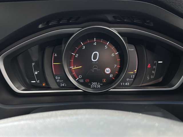 ボルボ Ｖ４０ T3 クラシックエディション 神奈川県 2020(令2)年 3.8万km 白 純正ナビ/フルセグTV/バックカメラ/クルーズコントロール/パドルシフト/ガラスルーフ/レザーシート/前席パワーシート/前席シートヒーター/ETC/前後ドライブレコーダー/コーナーセンサー/スマートキー/スペアキー×1/純正フロアマット/純正AW/取扱説明書/保証書