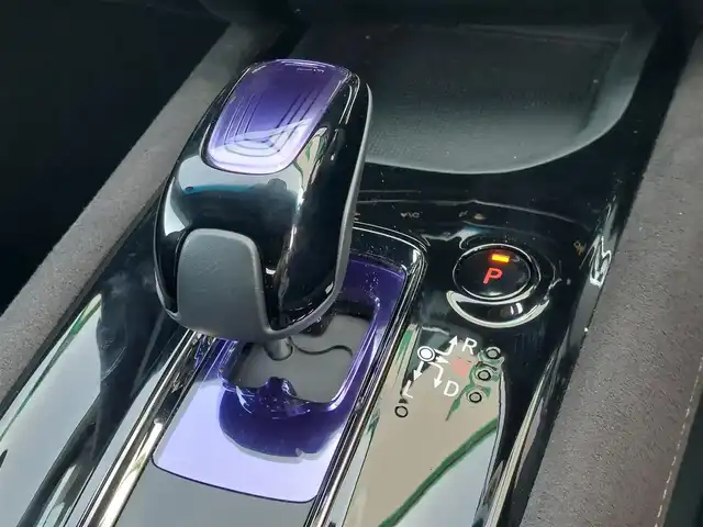 ホンダ ヴェゼル ハイブリッド RS ホンダセンシング 東京都 2017(平29)年 3.1万km クリスタルブラックパール ディーラーOP7インチナビ/・Bluetooth接続/・フルセグTV/・AppleCarPlay/Honda SENSING/・CMBS(衝突軽減ブレーキ)/・ACC(アダプティブ・クルーズ・コントロール)/・LKAS(車線維持支援システム)/・路外逸脱抑制機能/・先行車発進お知らせ機能/バックカメラ/電子パーキング/ブレーキホールド/ハーフレザーシート/シートヒーター/純正フロアマット/純正18インチアルミホイール/ビルトインETC/パドルシフト/ドアバイザー/スマートキー/スペアキー