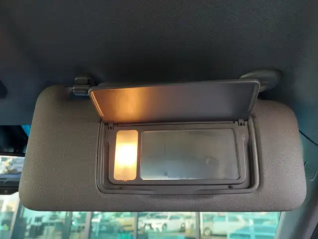 ホンダ ヴェゼル ハイブリッド RS ホンダセンシング 東京都 2017(平29)年 3.1万km クリスタルブラックパール ディーラーOP7インチナビ/・Bluetooth接続/・フルセグTV/・AppleCarPlay/Honda SENSING/・CMBS(衝突軽減ブレーキ)/・ACC(アダプティブ・クルーズ・コントロール)/・LKAS(車線維持支援システム)/・路外逸脱抑制機能/・先行車発進お知らせ機能/バックカメラ/電子パーキング/ブレーキホールド/ハーフレザーシート/シートヒーター/純正フロアマット/純正18インチアルミホイール/ビルトインETC/パドルシフト/ドアバイザー/スマートキー/スペアキー