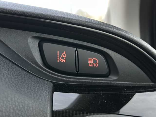 トヨタ ヴィッツ F セーフティーエディションⅡ 石川県 2018(平30)年 2.9万km ボルドーマイカメタリック 4WD/トヨタセーフティセンスC/・衝突軽減ブレーキ/・クリアランスソナー/・レーンキープアシスト/純正SDナビゲーション/【ワンセグTV・Bluetooth・CD・AUX】/バックカメラ/LEDヘッドライト/・オートハイビーム/・オートライト/・フォグランプ/ビルトインETC/エンジンプッシュスタート/・スマートキー/・スペアキー/ステアリングリモコン/純正フロアマット/横滑り防止装置/保証書/取扱説明書