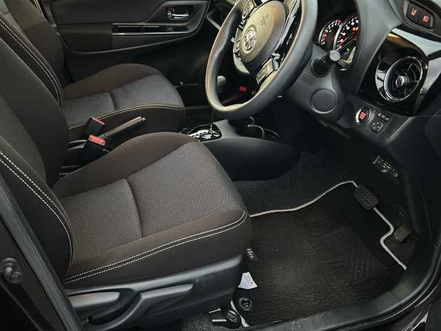 トヨタ ヴィッツ F セーフティーエディションⅡ 石川県 2018(平30)年 2.9万km ボルドーマイカメタリック 4WD/トヨタセーフティセンスC/・衝突軽減ブレーキ/・クリアランスソナー/・レーンキープアシスト/純正SDナビゲーション/【ワンセグTV・Bluetooth・CD・AUX】/バックカメラ/LEDヘッドライト/・オートハイビーム/・オートライト/・フォグランプ/ビルトインETC/エンジンプッシュスタート/・スマートキー/・スペアキー/ステアリングリモコン/純正フロアマット/横滑り防止装置/保証書/取扱説明書