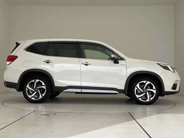 スバル フォレスター ハイブリッド アドバンス 愛知県 2022(令4)年 1.8万km クリスタルホワイトP アイサイト/純正8型ナビ/レーダークルーズコントロール/シートヒーター/バックカメラ/電動リアゲート/パワーシート/コーナーセンサー/純正アルミホイール/ブラインドスポットモニター/LEDヘッドライト/パドルシフト/ステアリングヒーター/インテリジェントミラー/オートマチックハイビーム/ドライブレコーダー/ETC/衝突軽減システム/フルセグ/CD DVD/Bluetooth/ステアリングスイッチ/スマートキー/プッシュスタート