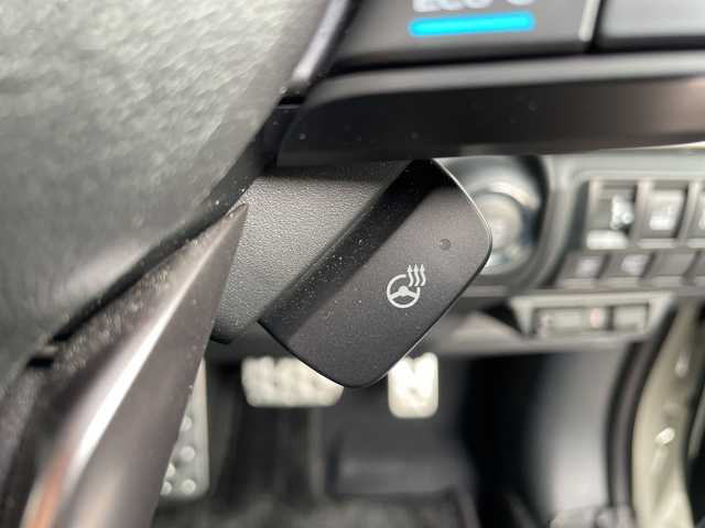 スバル フォレスター ハイブリッド アドバンス 愛知県 2022(令4)年 1.8万km クリスタルホワイトP アイサイト/純正8型ナビ/レーダークルーズコントロール/シートヒーター/バックカメラ/電動リアゲート/パワーシート/コーナーセンサー/純正アルミホイール/ブラインドスポットモニター/LEDヘッドライト/パドルシフト/ステアリングヒーター/インテリジェントミラー/オートマチックハイビーム/ドライブレコーダー/ETC/衝突軽減システム/フルセグ/CD DVD/Bluetooth/ステアリングスイッチ/スマートキー/プッシュスタート