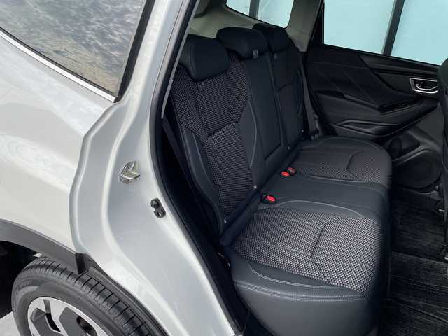 スバル フォレスター ハイブリッド アドバンス 愛知県 2022(令4)年 1.8万km クリスタルホワイトP アイサイト/純正8型ナビ/レーダークルーズコントロール/シートヒーター/バックカメラ/電動リアゲート/パワーシート/コーナーセンサー/純正アルミホイール/ブラインドスポットモニター/LEDヘッドライト/パドルシフト/ステアリングヒーター/インテリジェントミラー/オートマチックハイビーム/ドライブレコーダー/ETC/衝突軽減システム/フルセグ/CD DVD/Bluetooth/ステアリングスイッチ/スマートキー/プッシュスタート