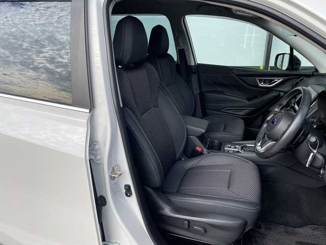 スバル フォレスター ハイブリッド アドバンス 愛知県 2022(令4)年 1.8万km クリスタルホワイトP アイサイト/純正8型ナビ/レーダークルーズコントロール/シートヒーター/バックカメラ/電動リアゲート/パワーシート/コーナーセンサー/純正アルミホイール/ブラインドスポットモニター/LEDヘッドライト/パドルシフト/ステアリングヒーター/インテリジェントミラー/オートマチックハイビーム/ドライブレコーダー/ETC/衝突軽減システム/フルセグ/CD DVD/Bluetooth/ステアリングスイッチ/スマートキー/プッシュスタート