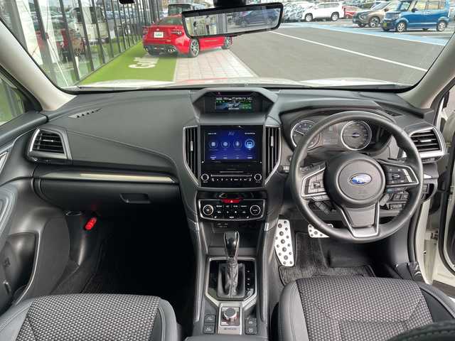 スバル フォレスター ハイブリッド アドバンス 愛知県 2022(令4)年 1.8万km クリスタルホワイトP アイサイト/純正8型ナビ/レーダークルーズコントロール/シートヒーター/バックカメラ/電動リアゲート/パワーシート/コーナーセンサー/純正アルミホイール/ブラインドスポットモニター/LEDヘッドライト/パドルシフト/ステアリングヒーター/インテリジェントミラー/オートマチックハイビーム/ドライブレコーダー/ETC/衝突軽減システム/フルセグ/CD DVD/Bluetooth/ステアリングスイッチ/スマートキー/プッシュスタート