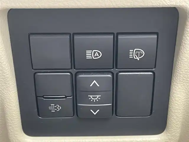 トヨタ ランドクルーザー プラド TX Lパッケージ 滋賀県 2022(令4)年 2.7万km ホワイトパールクリスタルシャイン ALPINE9インチナビ/【Bluetooth/CD/DVD/フルセグTV//HDMI/Apple CarPlay/Android Auto】/サンルーフ/レザーシート/フルモデリスタエアロ/バックカメラ/レーダークルーズコントロール/クリアランスソナー/LEDヘッドライト/オートマチックハイビーム/センターデフロック/ヒルディセントコントロール/レーンディパーチャーアラート/プリクラッシュセーフティ/前方ドライブレコーダー/D/Nパワーシート/D/Nシートヒーター/D/Nシートベンチレーション/電動格納サードシート/ビルトインETC/純正フロアマット/プッシュスタート/スマートキー/ステアリングリモコン