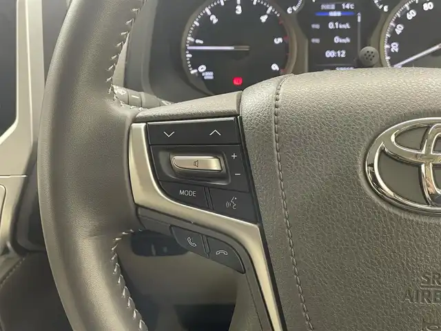 トヨタ ランドクルーザー プラド TX Lパッケージ 滋賀県 2022(令4)年 2.7万km ホワイトパールクリスタルシャイン ALPINE9インチナビ/【Bluetooth/CD/DVD/フルセグTV//HDMI/Apple CarPlay/Android Auto】/サンルーフ/レザーシート/フルモデリスタエアロ/バックカメラ/レーダークルーズコントロール/クリアランスソナー/LEDヘッドライト/オートマチックハイビーム/センターデフロック/ヒルディセントコントロール/レーンディパーチャーアラート/プリクラッシュセーフティ/前方ドライブレコーダー/D/Nパワーシート/D/Nシートヒーター/D/Nシートベンチレーション/電動格納サードシート/ビルトインETC/純正フロアマット/プッシュスタート/スマートキー/ステアリングリモコン