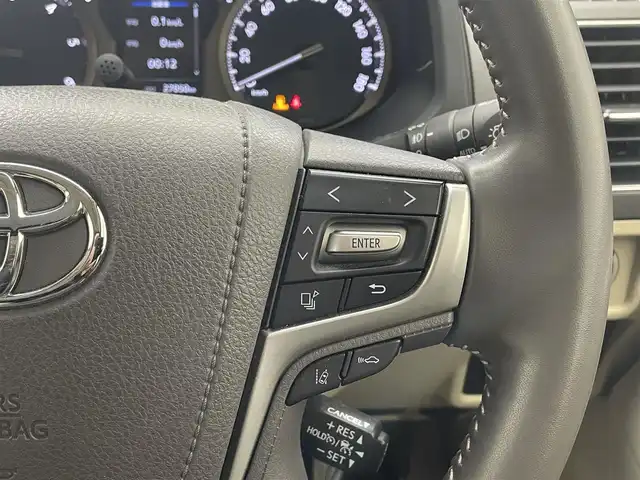 トヨタ ランドクルーザー プラド TX Lパッケージ 滋賀県 2022(令4)年 2.7万km ホワイトパールクリスタルシャイン ALPINE9インチナビ/【Bluetooth/CD/DVD/フルセグTV//HDMI/Apple CarPlay/Android Auto】/サンルーフ/レザーシート/フルモデリスタエアロ/バックカメラ/レーダークルーズコントロール/クリアランスソナー/LEDヘッドライト/オートマチックハイビーム/センターデフロック/ヒルディセントコントロール/レーンディパーチャーアラート/プリクラッシュセーフティ/前方ドライブレコーダー/D/Nパワーシート/D/Nシートヒーター/D/Nシートベンチレーション/電動格納サードシート/ビルトインETC/純正フロアマット/プッシュスタート/スマートキー/ステアリングリモコン