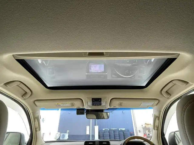 トヨタ ランドクルーザー プラド TX Lパッケージ 滋賀県 2022(令4)年 2.7万km ホワイトパールクリスタルシャイン ALPINE9インチナビ/【Bluetooth/CD/DVD/フルセグTV//HDMI/Apple CarPlay/Android Auto】/サンルーフ/レザーシート/フルモデリスタエアロ/バックカメラ/レーダークルーズコントロール/クリアランスソナー/LEDヘッドライト/オートマチックハイビーム/センターデフロック/ヒルディセントコントロール/レーンディパーチャーアラート/プリクラッシュセーフティ/前方ドライブレコーダー/D/Nパワーシート/D/Nシートヒーター/D/Nシートベンチレーション/電動格納サードシート/ビルトインETC/純正フロアマット/プッシュスタート/スマートキー/ステアリングリモコン