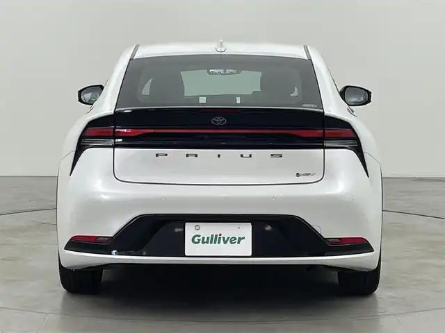 トヨタ プリウス Z 福岡県 2023(令5)年 3万km プラチナホワイトパールマイカ モデリスタエアロ　/純正１２．３型ＤＡナビ/フルセグTV　/全方位カメラ　/デジタルルームミラー　/ビルトインETC２．０　/トヨタセーフティセンス　/レーダークルーズコントロール　/コーナーセンサー　/衝突軽減ブレーキ　/レーンキープ　/ブラインドスポットモニター　/アクセル踏み間違い防止　/パーキングアシスト　/シートメモリー付きパワーシート　/シートベンチレーション／ヒーター　/ステアリングヒーター　/パワーバックドア/純１９インチアルミホイール