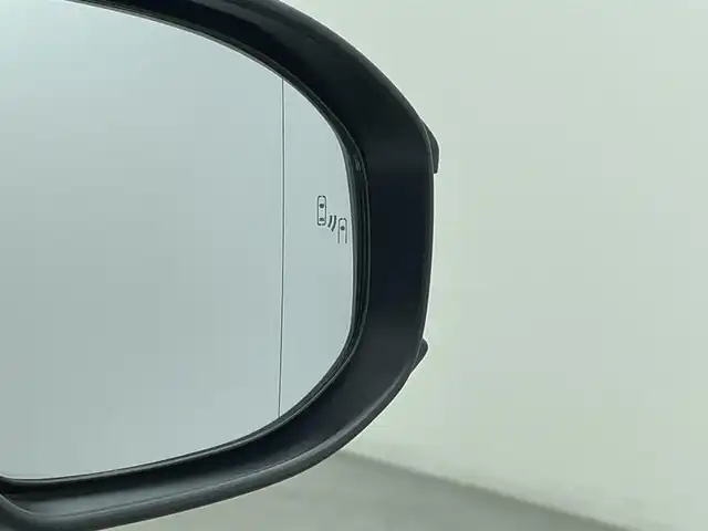 トヨタ プリウス Z 福岡県 2023(令5)年 3万km プラチナホワイトパールマイカ モデリスタエアロ　/純正１２．３型ＤＡナビ/フルセグTV　/全方位カメラ　/デジタルルームミラー　/ビルトインETC２．０　/トヨタセーフティセンス　/レーダークルーズコントロール　/コーナーセンサー　/衝突軽減ブレーキ　/レーンキープ　/ブラインドスポットモニター　/アクセル踏み間違い防止　/パーキングアシスト　/シートメモリー付きパワーシート　/シートベンチレーション／ヒーター　/ステアリングヒーター　/パワーバックドア/純１９インチアルミホイール