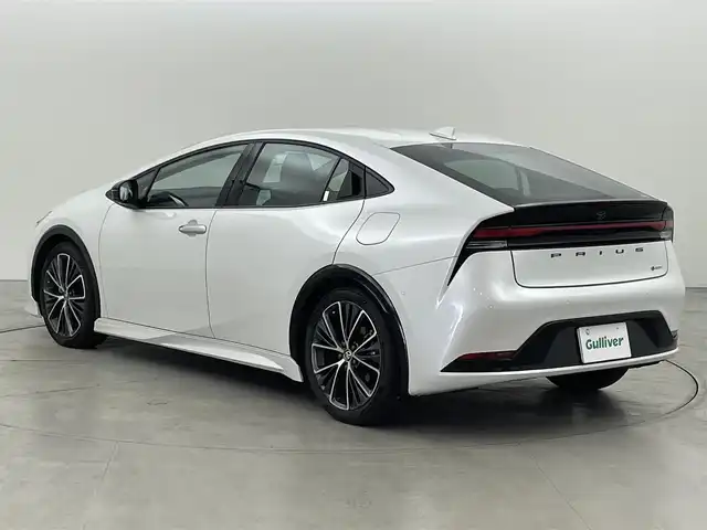 トヨタ プリウス Z 福岡県 2023(令5)年 3万km プラチナホワイトパールマイカ モデリスタエアロ　/純正１２．３型ＤＡナビ/フルセグTV　/全方位カメラ　/デジタルルームミラー　/ビルトインETC２．０　/トヨタセーフティセンス　/レーダークルーズコントロール　/コーナーセンサー　/衝突軽減ブレーキ　/レーンキープ　/ブラインドスポットモニター　/アクセル踏み間違い防止　/パーキングアシスト　/シートメモリー付きパワーシート　/シートベンチレーション／ヒーター　/ステアリングヒーター　/パワーバックドア/純１９インチアルミホイール