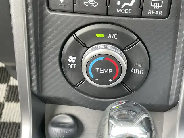 ダイハツ コペン ローブ 千葉県 2023(令5)年 1.1万km ブラックマイカメタリック 純正7インチナビ/Bluetooth/バックカメラ/フルセグTV/シートヒーター/LEDヘッドライト/フォグランプ/スマートキー/プッシュスタート/純正アルミ/純正フロアマット/MTモード付AT