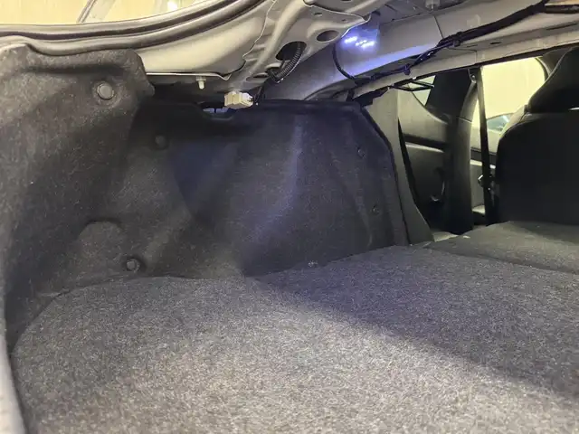 トヨタ ８６ GT 三重県 2018(平30)年 6.8万km クリスタルホワイトパール プレミアムガソリン/FR/6F/KENWOOD 7インチ『彩速ナビ』 MDV-D405BTW/（FM/AM/CD/DVD/iPod/USB/SD/地デジTV/Bluetooth/SMART USEN）/バックカメラ/ドライブレコーダー 前後/ETC/社外トランクスポイラー/安全/・ABS/・VSC（ビークル・スタビリティ・コントロール）/・トラクションコントロール（TRACK機能付）/・ヒルスタートアシスト/・緊急ブレーキシグナル/・SRS 運転席・助手席＋サイド＋カーテンシールドエアバッグ/装備/・【OP】17inch×7.5J brembo専用アルミホイール＋brembo製17インチ対向4potフロント・リヤベンチレーテッドディスクブレーキ/・左右独立オートエアコン/・コンライト（ヘッドライト自動点灯・自動消灯システム）/・LEDヘッドランプ/・フロント（LED）＆リヤフォグランプ（DOP）/・電動格納ドアミラー/・パワーステアリング/・パワーウインドウ/・プッシュスタート/・純正17inAW/・スマートキーx1/アプライドG型（2017.10～生産終了）/など