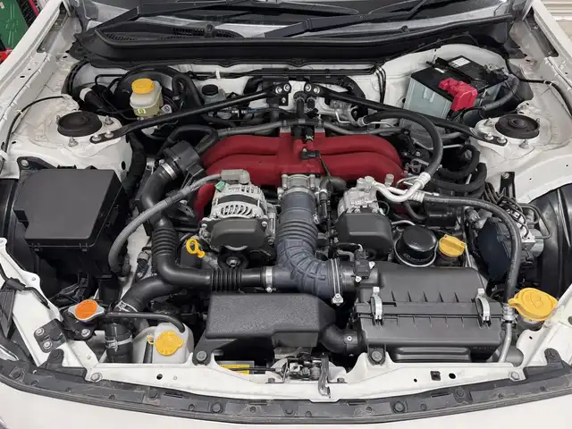 トヨタ ８６ GT 三重県 2018(平30)年 6.8万km クリスタルホワイトパール プレミアムガソリン/FR/6F/KENWOOD 7インチ『彩速ナビ』 MDV-D405BTW/（FM/AM/CD/DVD/iPod/USB/SD/地デジTV/Bluetooth/SMART USEN）/バックカメラ/ドライブレコーダー 前後/ETC/社外トランクスポイラー/安全/・ABS/・VSC（ビークル・スタビリティ・コントロール）/・トラクションコントロール（TRACK機能付）/・ヒルスタートアシスト/・緊急ブレーキシグナル/・SRS 運転席・助手席＋サイド＋カーテンシールドエアバッグ/装備/・【OP】17inch×7.5J brembo専用アルミホイール＋brembo製17インチ対向4potフロント・リヤベンチレーテッドディスクブレーキ/・左右独立オートエアコン/・コンライト（ヘッドライト自動点灯・自動消灯システム）/・LEDヘッドランプ/・フロント（LED）＆リヤフォグランプ（DOP）/・電動格納ドアミラー/・パワーステアリング/・パワーウインドウ/・プッシュスタート/・純正17inAW/・スマートキーx1/アプライドG型（2017.10～生産終了）/など