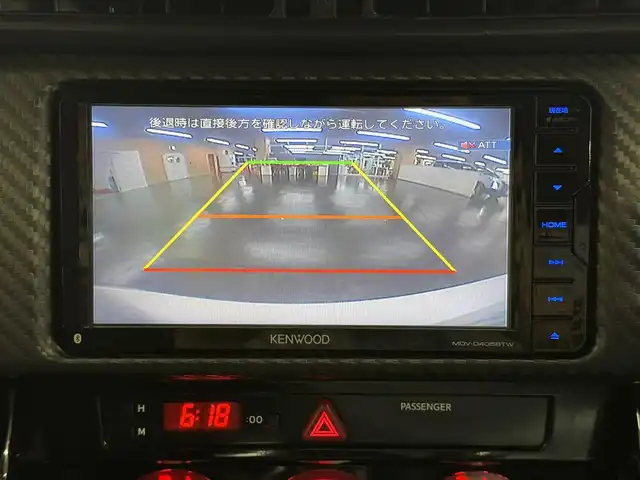 トヨタ ８６ GT 三重県 2018(平30)年 6.8万km クリスタルホワイトパール プレミアムガソリン/FR/6F/KENWOOD 7インチ『彩速ナビ』 MDV-D405BTW/（FM/AM/CD/DVD/iPod/USB/SD/地デジTV/Bluetooth/SMART USEN）/バックカメラ/ドライブレコーダー 前後/ETC/社外トランクスポイラー/安全/・ABS/・VSC（ビークル・スタビリティ・コントロール）/・トラクションコントロール（TRACK機能付）/・ヒルスタートアシスト/・緊急ブレーキシグナル/・SRS 運転席・助手席＋サイド＋カーテンシールドエアバッグ/装備/・【OP】17inch×7.5J brembo専用アルミホイール＋brembo製17インチ対向4potフロント・リヤベンチレーテッドディスクブレーキ/・左右独立オートエアコン/・コンライト（ヘッドライト自動点灯・自動消灯システム）/・LEDヘッドランプ/・フロント（LED）＆リヤフォグランプ（DOP）/・電動格納ドアミラー/・パワーステアリング/・パワーウインドウ/・プッシュスタート/・純正17inAW/・スマートキーx1/アプライドG型（2017.10～生産終了）/など