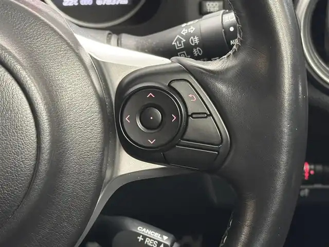 トヨタ ８６ GT 三重県 2018(平30)年 6.8万km クリスタルホワイトパール プレミアムガソリン/FR/6F/KENWOOD 7インチ『彩速ナビ』 MDV-D405BTW/（FM/AM/CD/DVD/iPod/USB/SD/地デジTV/Bluetooth/SMART USEN）/バックカメラ/ドライブレコーダー 前後/ETC/社外トランクスポイラー/安全/・ABS/・VSC（ビークル・スタビリティ・コントロール）/・トラクションコントロール（TRACK機能付）/・ヒルスタートアシスト/・緊急ブレーキシグナル/・SRS 運転席・助手席＋サイド＋カーテンシールドエアバッグ/装備/・【OP】17inch×7.5J brembo専用アルミホイール＋brembo製17インチ対向4potフロント・リヤベンチレーテッドディスクブレーキ/・左右独立オートエアコン/・コンライト（ヘッドライト自動点灯・自動消灯システム）/・LEDヘッドランプ/・フロント（LED）＆リヤフォグランプ（DOP）/・電動格納ドアミラー/・パワーステアリング/・パワーウインドウ/・プッシュスタート/・純正17inAW/・スマートキーx1/アプライドG型（2017.10～生産終了）/など