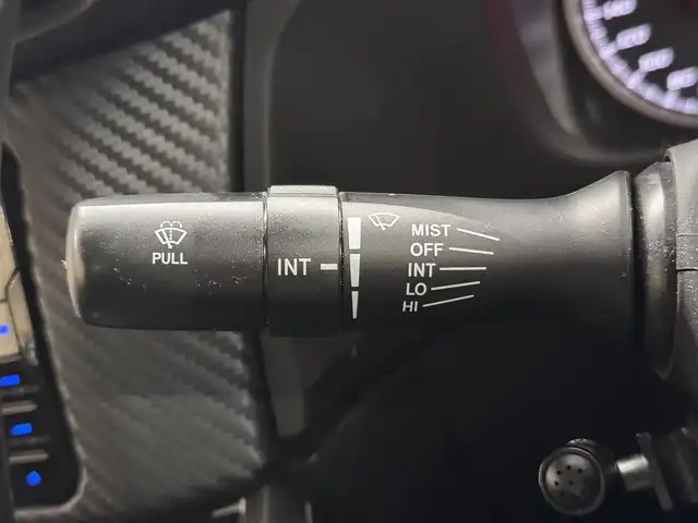 トヨタ ８６ GT 三重県 2018(平30)年 6.8万km クリスタルホワイトパール プレミアムガソリン/FR/6F/KENWOOD 7インチ『彩速ナビ』 MDV-D405BTW/（FM/AM/CD/DVD/iPod/USB/SD/地デジTV/Bluetooth/SMART USEN）/バックカメラ/ドライブレコーダー 前後/ETC/社外トランクスポイラー/安全/・ABS/・VSC（ビークル・スタビリティ・コントロール）/・トラクションコントロール（TRACK機能付）/・ヒルスタートアシスト/・緊急ブレーキシグナル/・SRS 運転席・助手席＋サイド＋カーテンシールドエアバッグ/装備/・【OP】17inch×7.5J brembo専用アルミホイール＋brembo製17インチ対向4potフロント・リヤベンチレーテッドディスクブレーキ/・左右独立オートエアコン/・コンライト（ヘッドライト自動点灯・自動消灯システム）/・LEDヘッドランプ/・フロント（LED）＆リヤフォグランプ（DOP）/・電動格納ドアミラー/・パワーステアリング/・パワーウインドウ/・プッシュスタート/・純正17inAW/・スマートキーx1/アプライドG型（2017.10～生産終了）/など