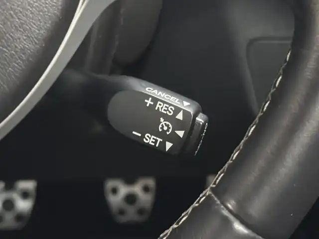 トヨタ ８６ GT 三重県 2018(平30)年 6.8万km クリスタルホワイトパール プレミアムガソリン/FR/6F/KENWOOD 7インチ『彩速ナビ』 MDV-D405BTW/（FM/AM/CD/DVD/iPod/USB/SD/地デジTV/Bluetooth/SMART USEN）/バックカメラ/ドライブレコーダー 前後/ETC/社外トランクスポイラー/安全/・ABS/・VSC（ビークル・スタビリティ・コントロール）/・トラクションコントロール（TRACK機能付）/・ヒルスタートアシスト/・緊急ブレーキシグナル/・SRS 運転席・助手席＋サイド＋カーテンシールドエアバッグ/装備/・【OP】17inch×7.5J brembo専用アルミホイール＋brembo製17インチ対向4potフロント・リヤベンチレーテッドディスクブレーキ/・左右独立オートエアコン/・コンライト（ヘッドライト自動点灯・自動消灯システム）/・LEDヘッドランプ/・フロント（LED）＆リヤフォグランプ（DOP）/・電動格納ドアミラー/・パワーステアリング/・パワーウインドウ/・プッシュスタート/・純正17inAW/・スマートキーx1/アプライドG型（2017.10～生産終了）/など