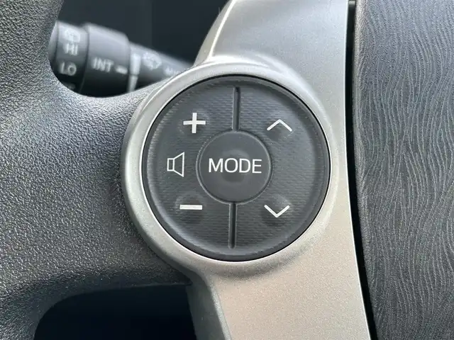 トヨタ アクア S 愛媛県 2012(平24)年 7.4万km ライムホワイトパールクリスタルシャイン 純正ナビ/フルセグTV/バックカメラ/ETC/純正AW/純正フロアマット/LEDヘッドライト/オートライト/スマートキー/プッシュスタート/シートヒーター/電格ミラー/禁煙車/ステアリングスイッチ