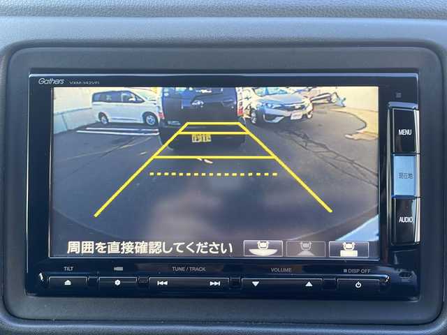 ホンダ ヴェゼル ハイブリッド X Lパッケージ 道央・札幌 2013(平25)年 12.8万km ミスティックグリーンパール (株)IDOMが運営する【じしゃロン札幌店】の自社ローン専用車両になりますこちらは現金またはオートローンご利用価格です。自社ローンご希望の方は別途その旨お申し付けください。/純正SDナビ/AM/FM/CD/DVD/Bluetooth/フルセグTV/バックカメラ/ビルトインETC/前後ドライブレコーダー/クルーズコントロール/横滑り防止装置/オートライト/LEDヘッドライト/フォグランプ/スマートキー/社外エンジンスターター/パドルシフト/電動パーキングブレーキ/オートブレーキホールド/アクラポヴィッチ　マフラーカッター/プッシュスタート/電動格納ミラー/社外16インチAW/純正サマータイヤ付AW車載/純正フロアマット/純正ドアバイザー/保証書/取扱説明書