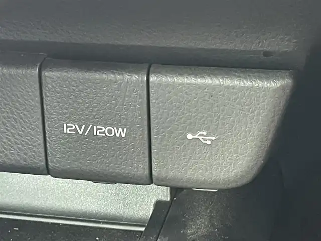 トヨタ カムリ WS 千葉県 2021(令3)年 6.8万km プラチナホワイトパールマイカ 純正9インチナビ/トヨタセーフティセンス/レーダークルーズコントロール/レーンキープアシスト/全方位カメラ/D/N席シートヒーター/Bluetooth/フルセグTV/HUD/オートハイビーム/LEDヘッドライト/ブレーキホールド機能/ETC/パワーシート