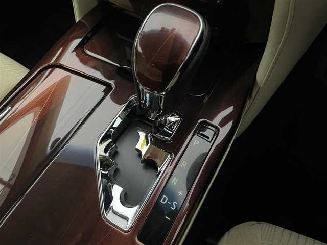 トヨタ クラウン ハイブリッド ロイヤルサルーンG 宮城県 2013(平25)年 5.3万km ホワイトパールクリスタルシャイン 【返品サービス車両 落札不可】/・プリクラッシュセーフティー/・インテリジェントクリアランスソナー/・純正メーカーオプションHDDナビ/・CD/DVD/MSV/Bluetooth/フルセグ/・バックカメラ/・アダプティブクルーズコントロール/・前席パワーシート/・前席シートヒーター/・ステアリングヒーター/・スマートキー/・トランクイージークローザー/・前後コーナーセンサー/・純正17インチアルミホイール/・純正ドライブレコーダー【DRT-H61A】/・ビルトインETC/・純正LEDヘッドライト/・フォグランプ/・木目調パネル/・本革巻きステアリング/・ドアバイザー/・サイド＆カーテンエアバッグ