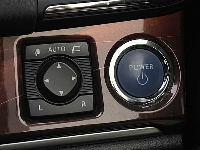 トヨタ クラウン ハイブリッド ロイヤルサルーンG 宮城県 2013(平25)年 5.3万km ホワイトパールクリスタルシャイン 【返品サービス車両 落札不可】/・プリクラッシュセーフティー/・インテリジェントクリアランスソナー/・純正メーカーオプションHDDナビ/・CD/DVD/MSV/Bluetooth/フルセグ/・バックカメラ/・アダプティブクルーズコントロール/・前席パワーシート/・前席シートヒーター/・ステアリングヒーター/・スマートキー/・トランクイージークローザー/・前後コーナーセンサー/・純正17インチアルミホイール/・純正ドライブレコーダー【DRT-H61A】/・ビルトインETC/・純正LEDヘッドライト/・フォグランプ/・木目調パネル/・本革巻きステアリング/・ドアバイザー/・サイド＆カーテンエアバッグ