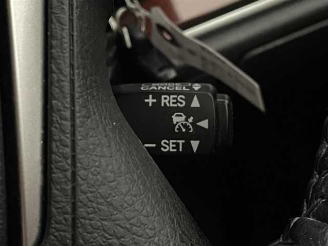 トヨタ クラウン ハイブリッド ロイヤルサルーンG 宮城県 2013(平25)年 5.3万km ホワイトパールクリスタルシャイン 【返品サービス車両 落札不可】/・プリクラッシュセーフティー/・インテリジェントクリアランスソナー/・純正メーカーオプションHDDナビ/・CD/DVD/MSV/Bluetooth/フルセグ/・バックカメラ/・アダプティブクルーズコントロール/・前席パワーシート/・前席シートヒーター/・ステアリングヒーター/・スマートキー/・トランクイージークローザー/・前後コーナーセンサー/・純正17インチアルミホイール/・純正ドライブレコーダー【DRT-H61A】/・ビルトインETC/・純正LEDヘッドライト/・フォグランプ/・木目調パネル/・本革巻きステアリング/・ドアバイザー/・サイド＆カーテンエアバッグ