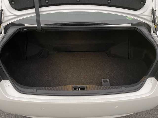 トヨタ クラウン ハイブリッド ロイヤルサルーンG 宮城県 2013(平25)年 5.3万km ホワイトパールクリスタルシャイン 【返品サービス車両 落札不可】/・プリクラッシュセーフティー/・インテリジェントクリアランスソナー/・純正メーカーオプションHDDナビ/・CD/DVD/MSV/Bluetooth/フルセグ/・バックカメラ/・アダプティブクルーズコントロール/・前席パワーシート/・前席シートヒーター/・ステアリングヒーター/・スマートキー/・トランクイージークローザー/・前後コーナーセンサー/・純正17インチアルミホイール/・純正ドライブレコーダー【DRT-H61A】/・ビルトインETC/・純正LEDヘッドライト/・フォグランプ/・木目調パネル/・本革巻きステアリング/・ドアバイザー/・サイド＆カーテンエアバッグ