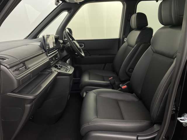 ホンダ ステップワゴン スパーダ eHEV 新潟県 2025(令7)年 0.1千km クリスタルブラックパール 15.6インチフリップダウンモニター/純正11.4インチナビ/　　フルセグ/CD/DVD/BT/バックカメラ/両側パワースライドドア/パワーバックドア/レーダークルーズコントロール/LEDオートライト/ハーフレザーシート/シートヒーター/純正16インチアルミホイール/ステアリングスイッチ/BSM/USBポート/パドルシフト/スマートキー