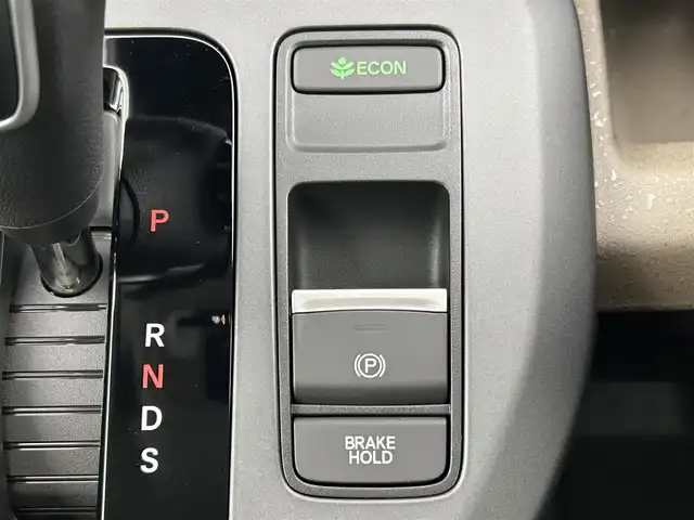 ホンダ フリード AIR EX 千葉県 2025(令7)年 0.1千km ソニックグレーパール 登録済未使用車　/登録時走行距離：4km/純正９型ナビ/AM＆FM＆Bluetooth＆フルセグTV＆AppleCarPlay/ホンダセンシング　/後席クーラー　/レーダークルーズコントロール　/ブラインドスポットモニター　/コーナーセンサー　/電動パーキングブレーキ　/両側電動スライドドア　/シートヒーター/電動格納サイドミラー/後席サンシェード/バックカメラ/アイドリングストップ/ウィンカーミラー/プッシュスタート/ISOFIX/ステアリングスイッチ/USBポート