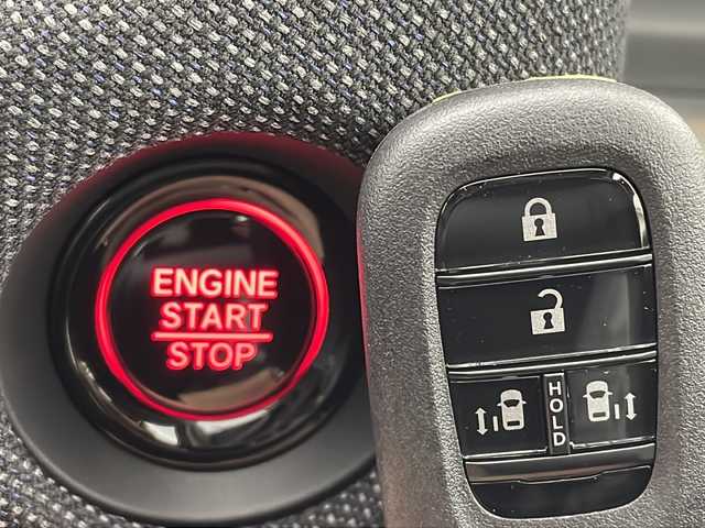 ホンダ フリード AIR EX 茨城県 2025(令7)年 0.1千km ソニックグレーパール 純正9型メモリーナビゲーション/【LXM-242ZFNi】/フルセグ/Bluetooth/CarPlay/バックカメラ/両側電動スライドドア/ホンダセンシング/CMBS衝突軽減ブレーキ/歩行者事故低減ステアリング/アダブティブクルーズコントロール/LKAS車線維持支援システム/路外逸脱抑制機能/誤発進抑制機能/先行車発進お知らせ機能/標識認識機能/後方誤発進抑制機能/ブラインドスポットインフォメーション/踏み間違い衝突防止アシスト/前後パーキングセンサー/オートハイビーム/ハーフレザーシート/前席シートヒーター/革巻きステアリング/電動パーキングブレーキ/オートブレーキホールド/リアクーラー/ECON/プッシュスタート/スマートキー/LEDヘッドランプ/オートライト/純正15インチアルミホイール/取扱説明書/保証書