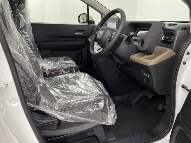 ホンダ フリード AIR EX 埼玉県 2025(令7)年 0.1千km プラチナホワイトパール 純正ナビ　/バックカメラ/BSM/シートヒーター/両側パワースライドドア　/コーナーセンサー　/衝突軽減ブレーキ　/レーンキープアシスト　/レーダークルーズコントロール　/横滑り防止措置　/ＥＣＯＮ