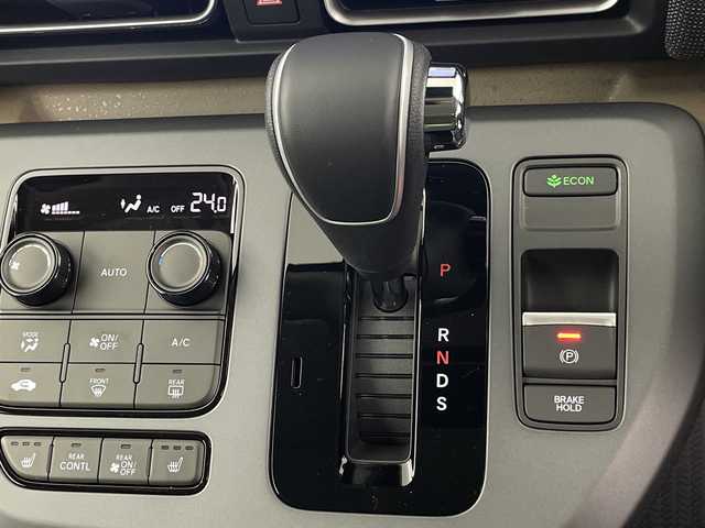 ホンダ フリード AIR EX 埼玉県 2025(令7)年 0.1千km プラチナホワイトパール 純正ナビ　/バックカメラ/BSM/シートヒーター/両側パワースライドドア　/コーナーセンサー　/衝突軽減ブレーキ　/レーンキープアシスト　/レーダークルーズコントロール　/横滑り防止措置　/ＥＣＯＮ